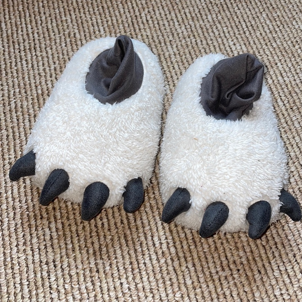 Gymboree bear paw slipper size 5-6 toddler